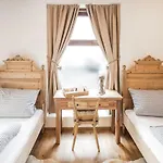 Alte Ritterstube 3*